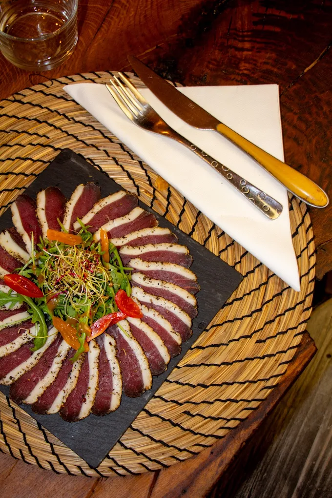 Cocktails et ambiance après-ski aux Louves